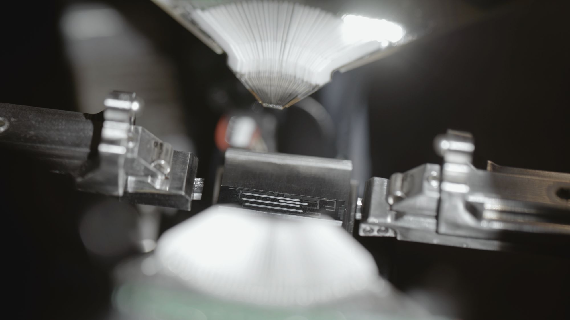 Cisco pokazuje przełącznik, który połączy przyszły internet kwantowy. W dodatku działa w temperaturze pokojowej