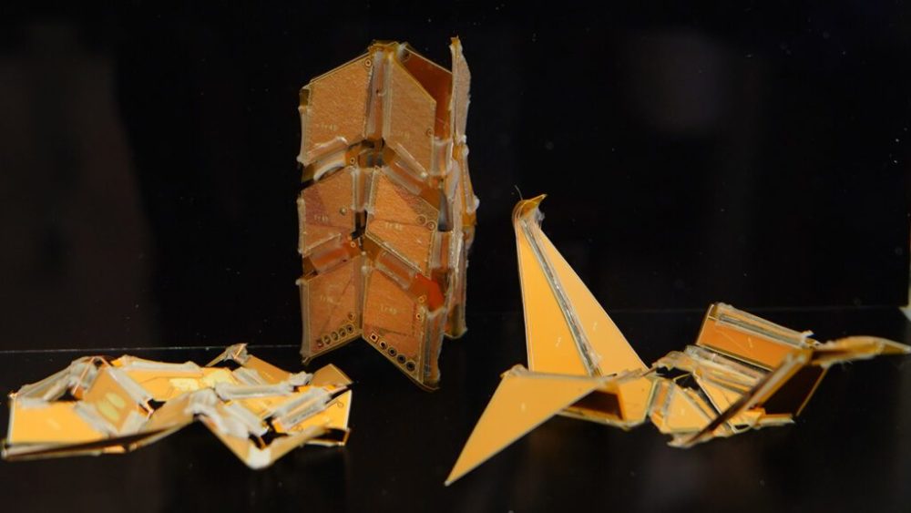 Zdjęcie okładkowe do wpis Koniec z&nbsp;silnikami i&nbsp;kablami. Inżynierowie ożywili origami, by&nbsp;zmienić przyszłość implantów