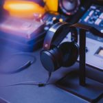 Zdjęcie okładkowe wpisu: Cios w&nbsp;dudniący bas. Sennheiser celuje w&nbsp;rynek profesjonalny modelem HD 480 PRO