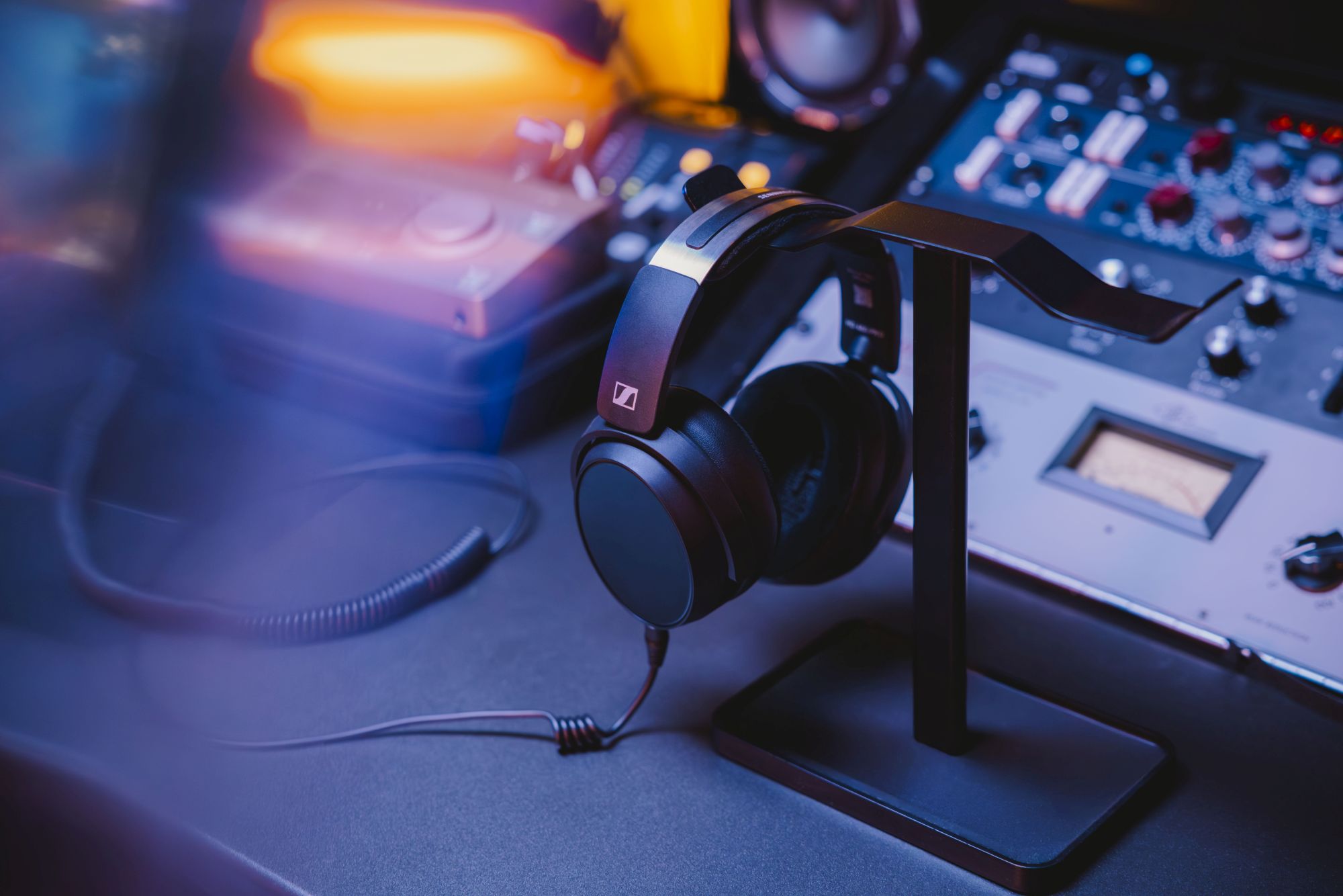 Cios w dudniący bas. Sennheiser celuje w rynek profesjonalny modelem HD 480 PRO