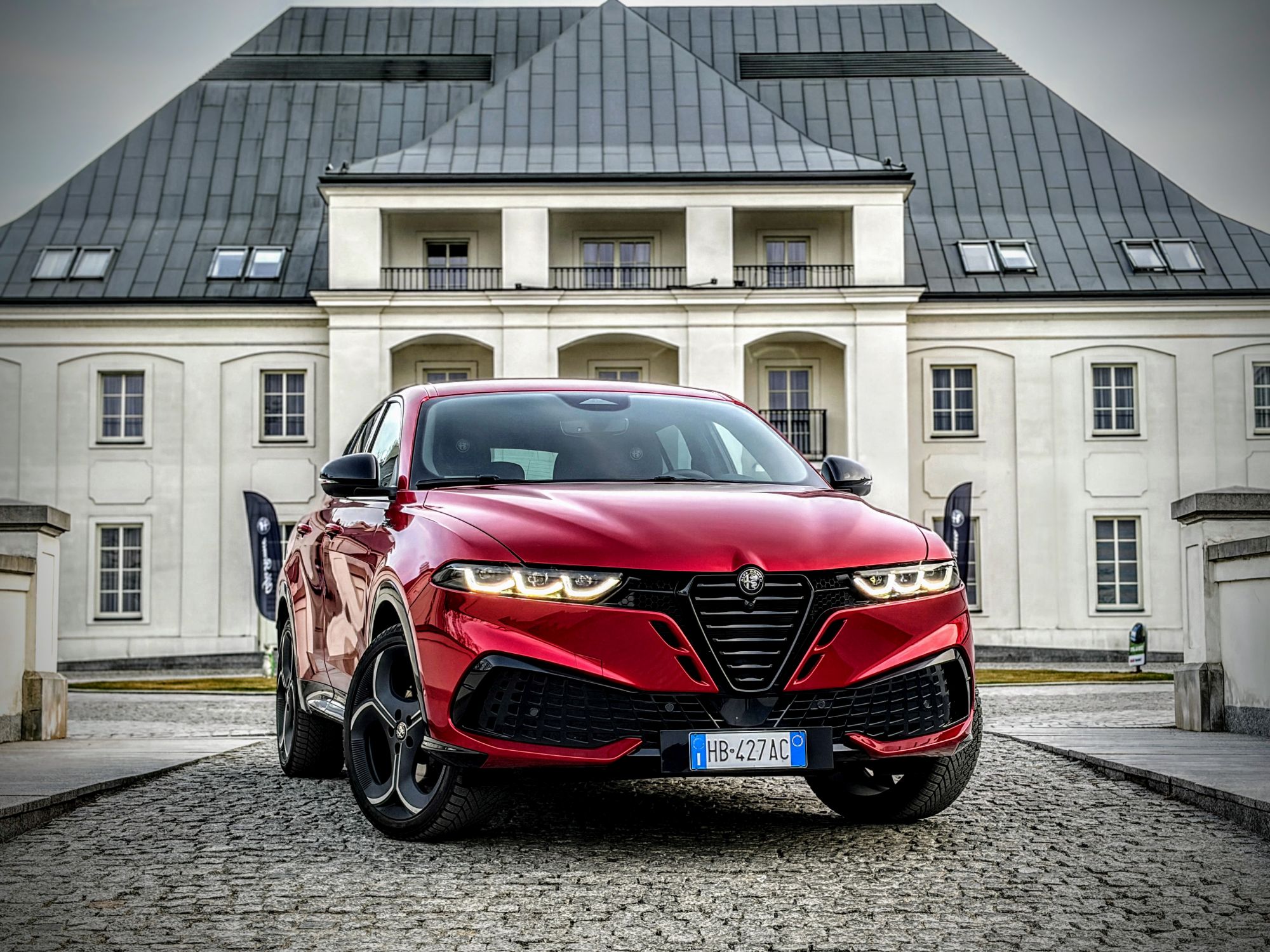 Pierwsze jazdy: nowa Alfa Romeo Tonale. Wciąż ma duszę, fizyki jednak nie oszuka