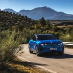Zdjęcie okładkowe wpisu: Samochód, który&nbsp;uczy cię jeździć. Alpine A390 dostaje system rodem z&nbsp;gier wideo