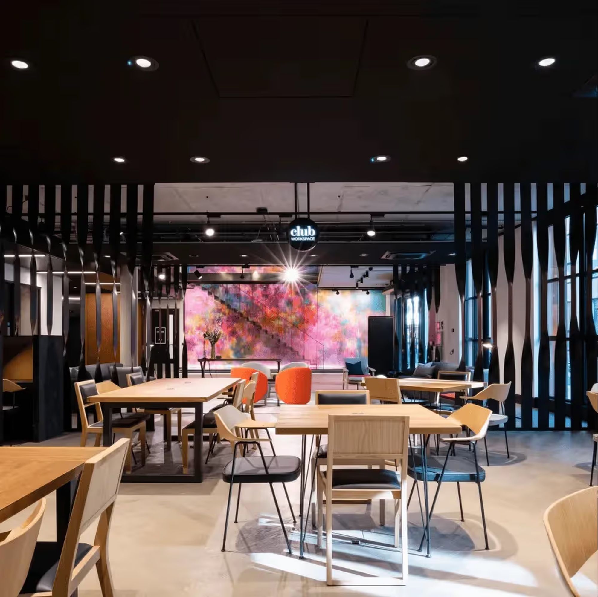 Zdjęcie okładkowe wpisu Sztuczna inteligencja wymusza ewolucję agencji. Rhapsody po&nbsp;wykupie menedżerskim stawia na&nbsp;systemowe wdrażanie AI