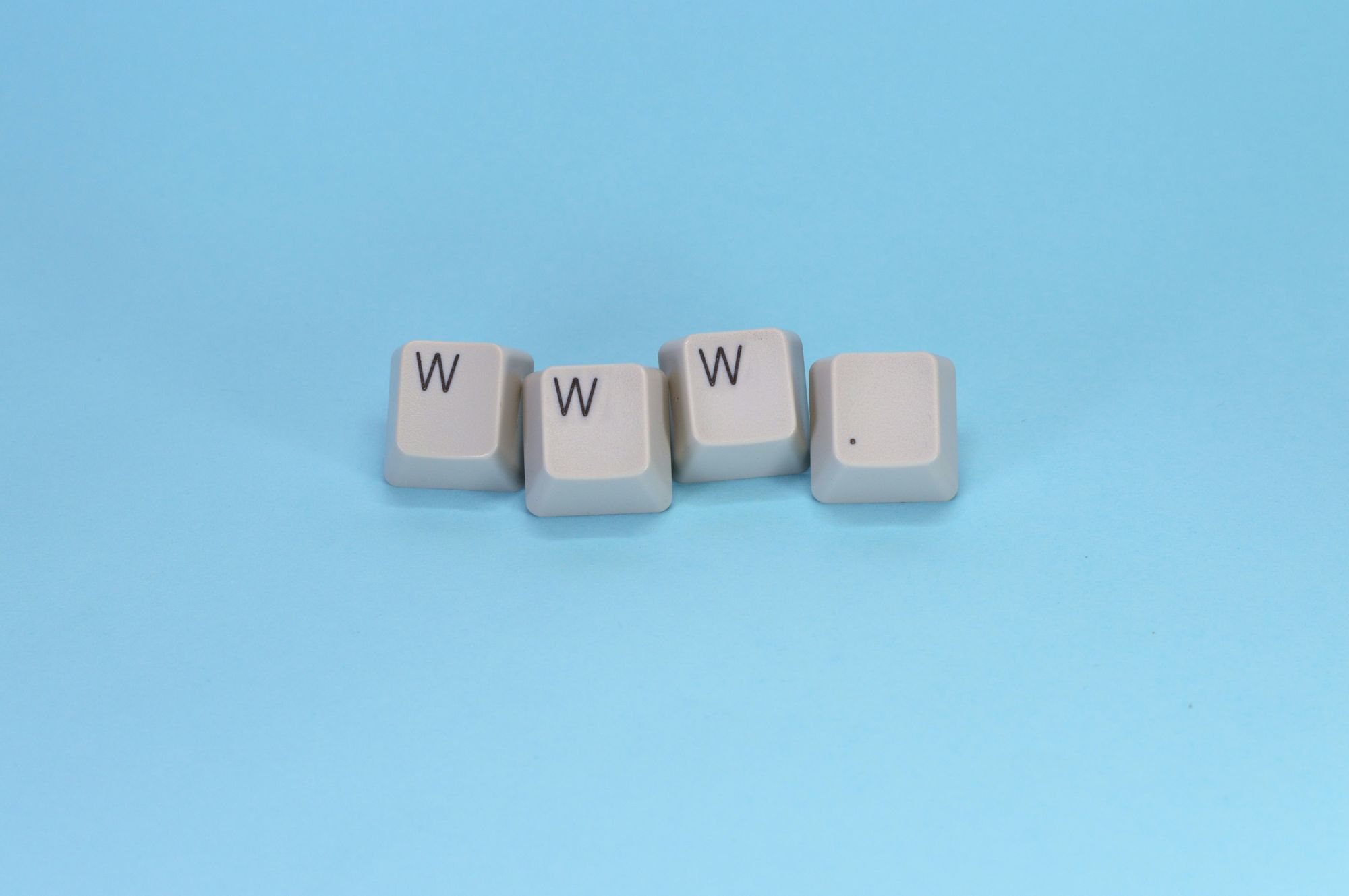 Fikcja banerów prywatności. Giganci ignorują nasze wybory w sieci