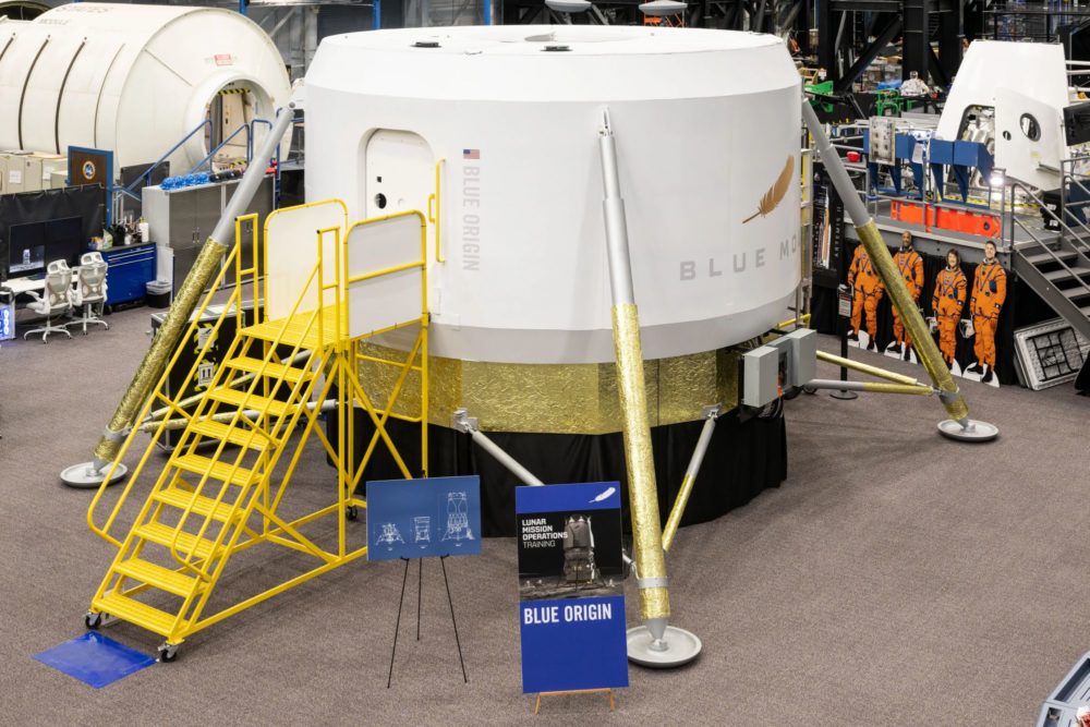 Zdjęcie okładkowe do wpis NASA trenuje powrót na&nbsp;Księżyc w&nbsp;makiecie Blue Origin