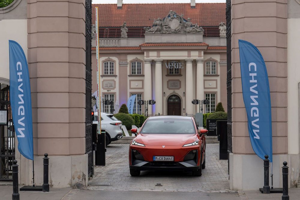 Zdjęcie okładkowe do wpis Changan wchodzi do&nbsp;Polski. Chiński gigant wycenia swoje SUV-y i&nbsp;rzuca rękawicę MG