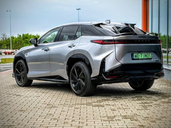 Lexus RZ 2026