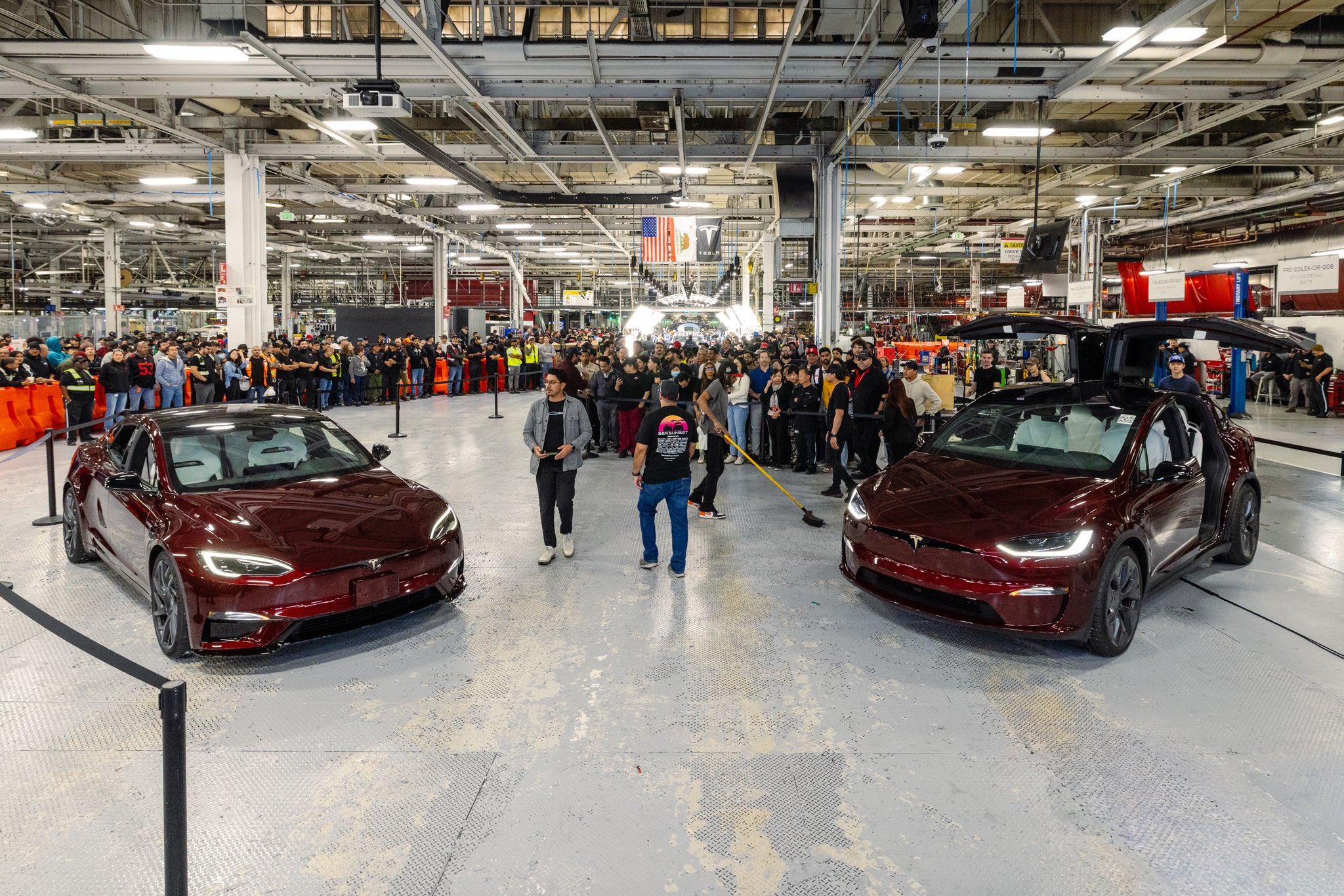 Koniec pewnej epoki. Ostatnie Tesle Model S i X zjechały z linii produkcyjnej