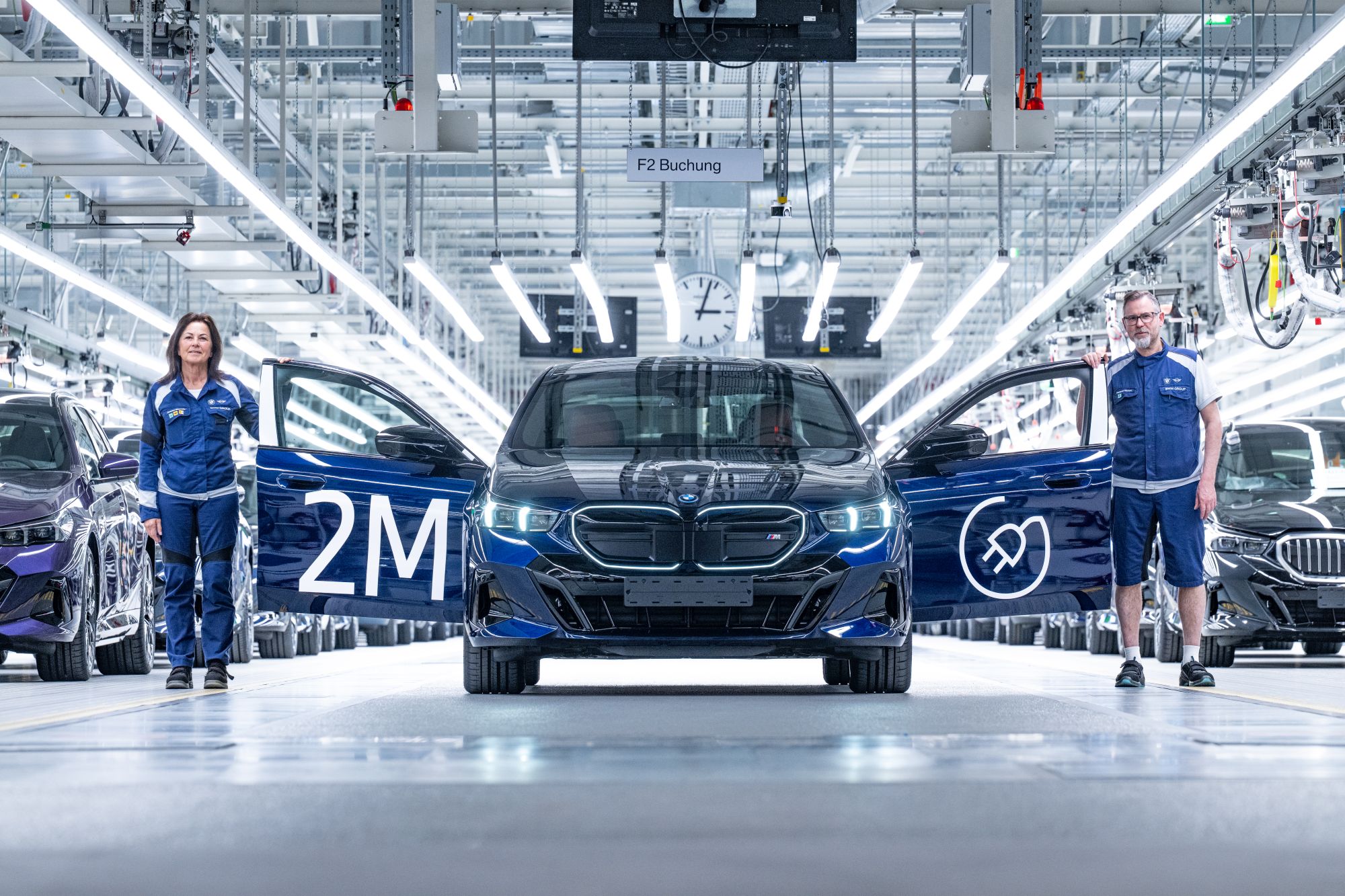 Zdjęcie okładkowe wpisu BMW wyprodukowało 2 mln elektryków. Sukces zapewniła jedna ryzykowna decyzja