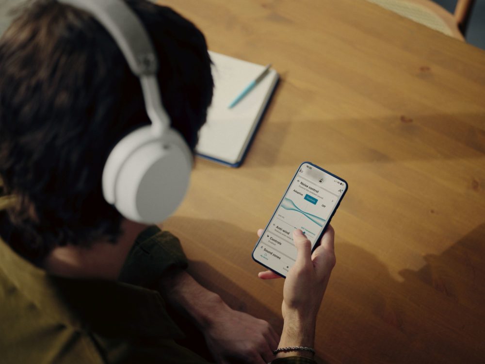 Zdjęcie okładkowe do wpis Wymienna bateria i&nbsp;obsługa aptX Lossless. Sennheiser prezentuje słuchawki MOMENTUM 5 Wireless