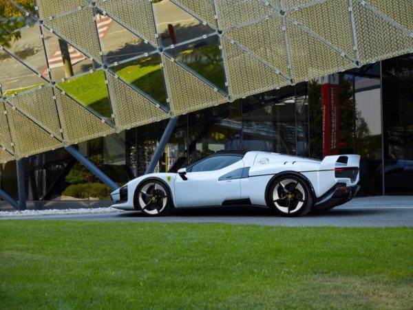 Ferrari SC40