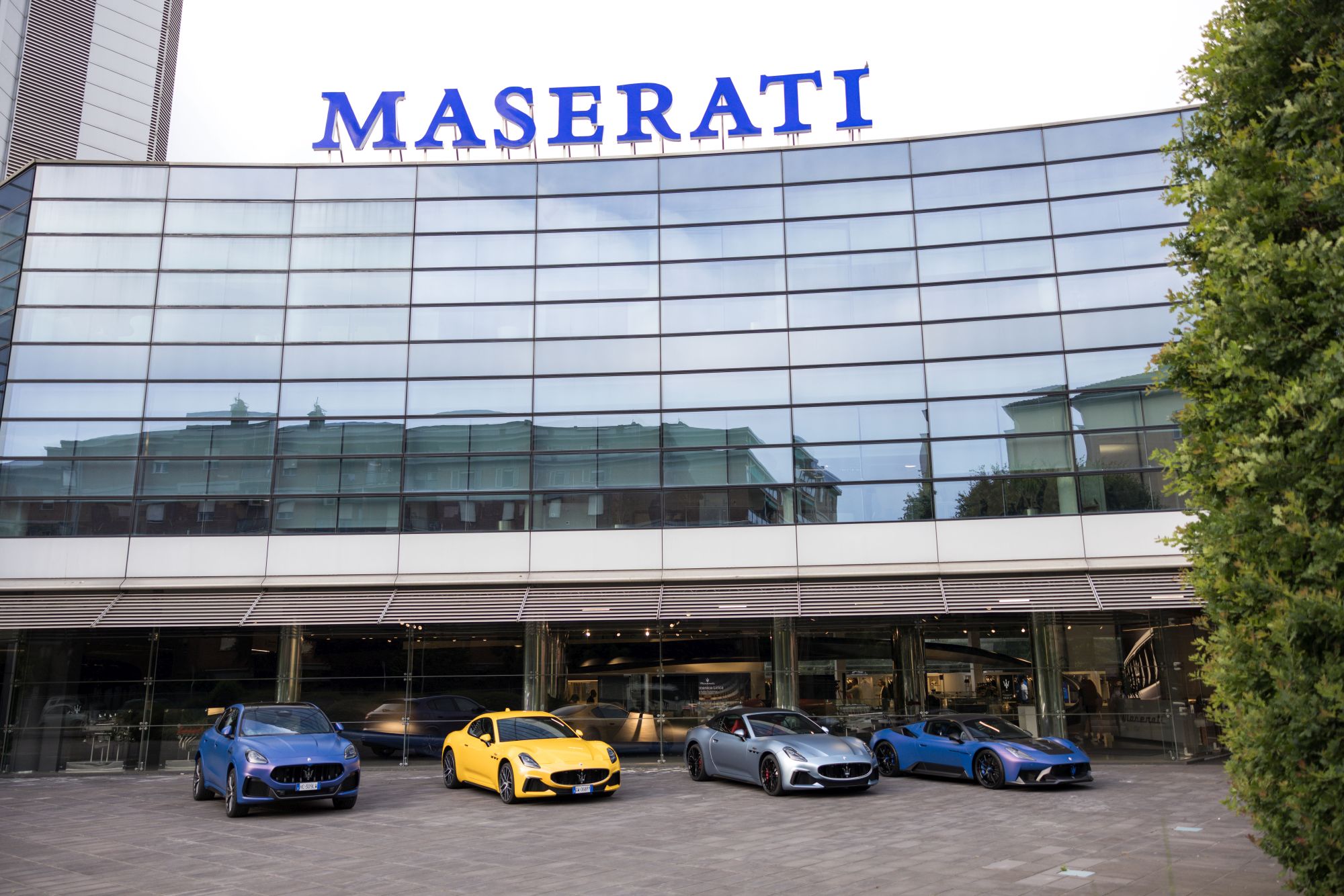 Zdjęcie okładkowe wpisu Powrót do&nbsp;Modeny i&nbsp;100 lat Trójzębu. Maserati odcina się od&nbsp;sentymentów i&nbsp;stawia na&nbsp;technologię [galeria]