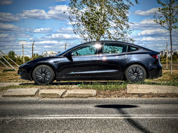 Tesla Model 3 RWD - test iMagazine
