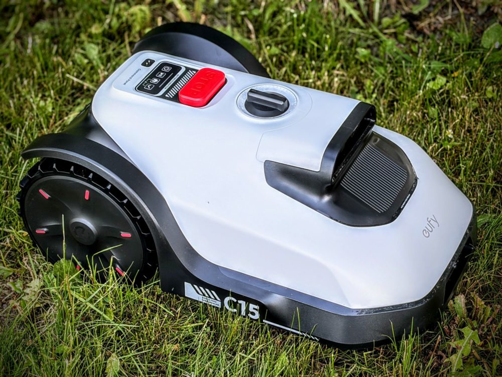 Zdjęcie okładkowe do wpis eufy C15. Robot, który&nbsp;widzi ogród tak&nbsp;jak ty