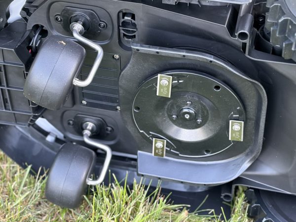 robot koszący eufy C15