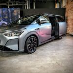 Zdjęcie okładkowe wpisu: Elektryczny statek kosmiczny na&nbsp;polskich drogach. Byliśmy na&nbsp;premierze imponującego XPenga X9 [galeria]