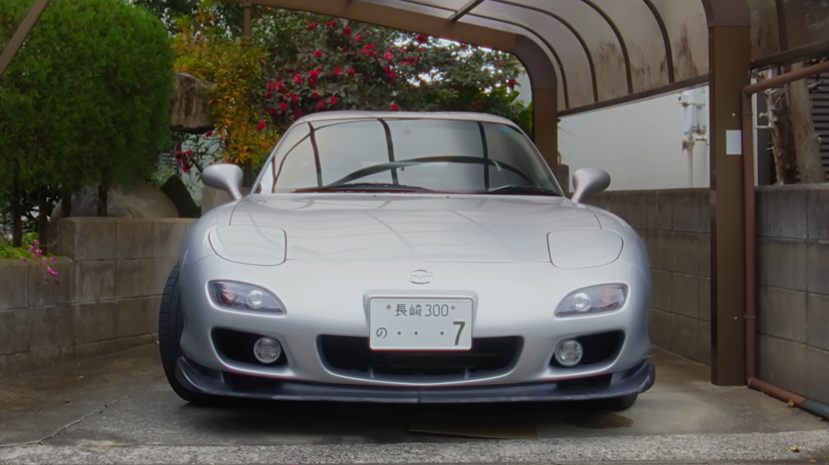 Po 25 latach oddała kluczyki do kultowej Mazdy RX-7. Ten nagrodzony w Cannes film musisz obejrzeć