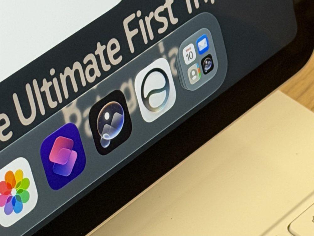 Zdjęcie okładkowe do wpis Siri AI w&nbsp;systemach 27. Największy skok od&nbsp;lat, którego&nbsp;w&nbsp;Polsce oficjalnie nie&nbsp;będzie