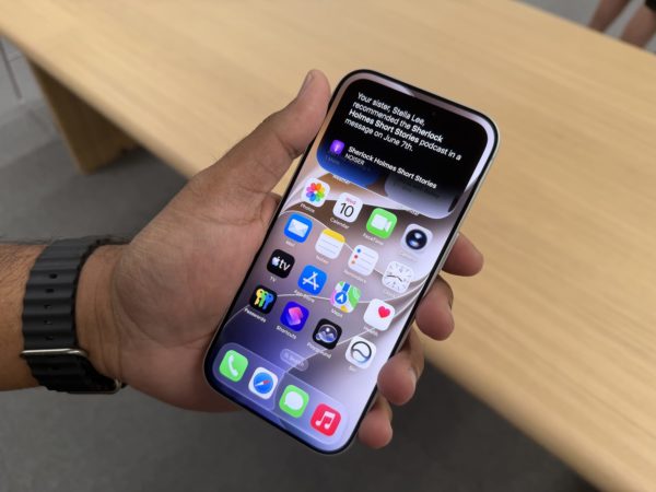 Zdjęcie okładkowe wpisu Siri AI wprost odmawia streszczania stron internetowych na&nbsp;podstawie URL-a