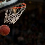Zdjęcie okładkowe wpisu: Kibice mają dość błędów sędziowskich. NBA sięga po&nbsp;sztuczną inteligencję, by&nbsp;ratować wiarygodność