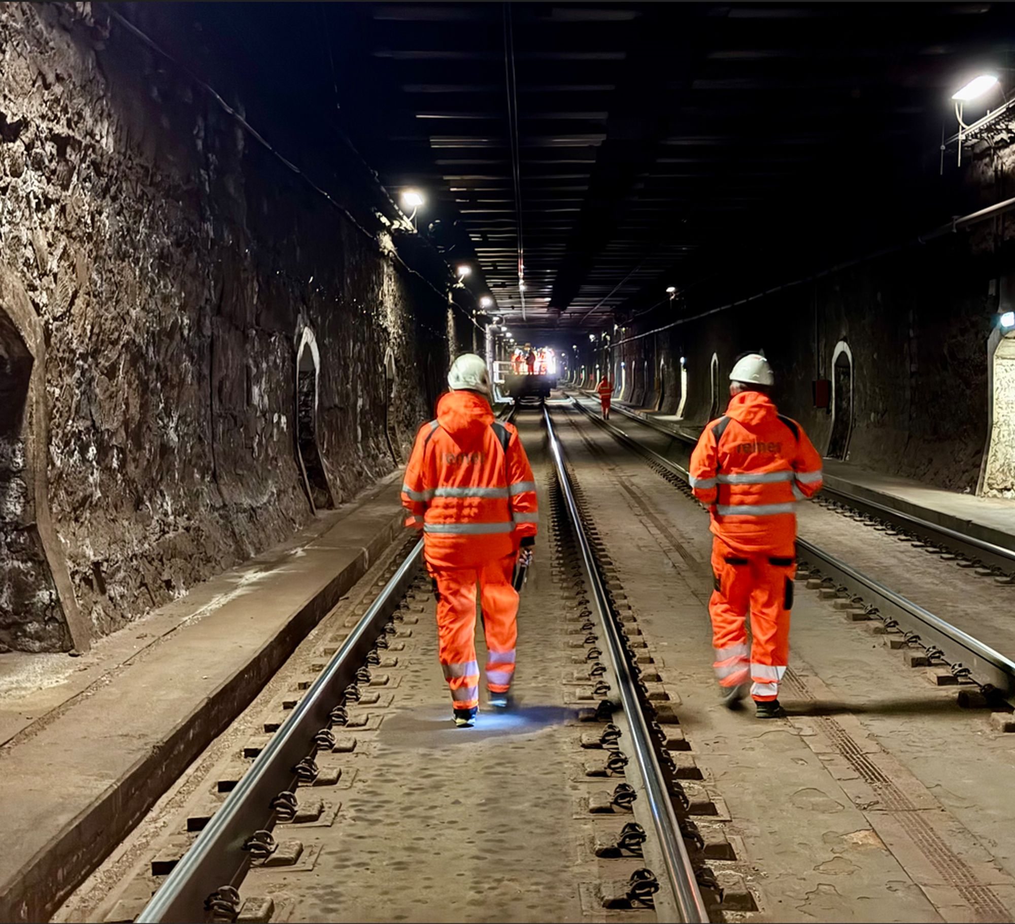 Koniec cyfrowej czarnej dziury pod Warszawą. Przez Tunel Średnicowy przejedziesz z szybkim internetem