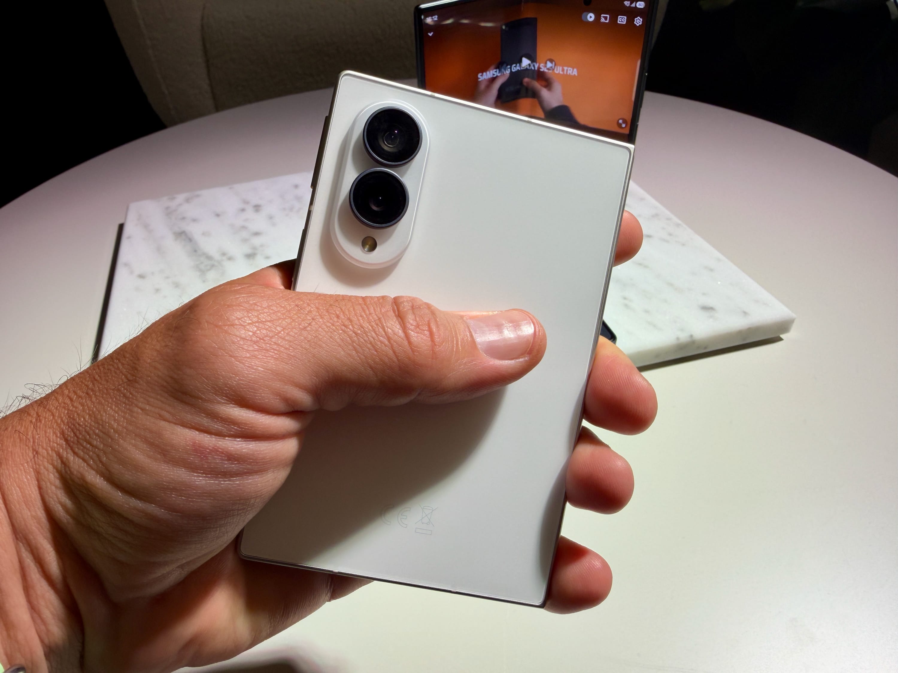 Nowe proporcje to strzał w dziesiątkę. Samsung musi doprodukować milion sztuk Galaxy Z Fold 8
