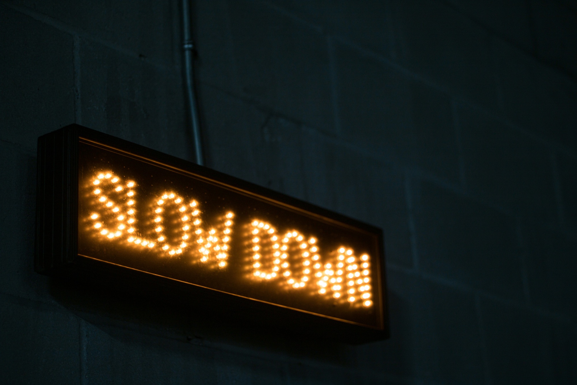 Początki z AI w duchu slow