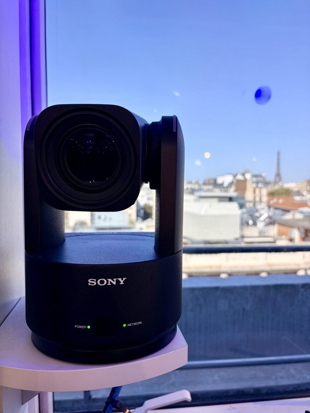 Zdjęcie okładkowe do wpis Francuskie radio NRJ stawia na&nbsp;wideo. Do&nbsp;studiów trafiają nowe kamery PTZ Sony BRC-AM7