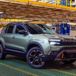 Zdjęcie okładkowe wpisu: Tyski Jeep Avenger przechodzi lifting. Producent dorzuca matrycowe LED-y i&nbsp;potężnie ścina cenę