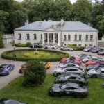 Zdjęcie okładkowe wpisu: 85 unikalnych modeli zjedzie do&nbsp;Jeleniej Góry. Rusza największa w&nbsp;Polsce parada Porsche