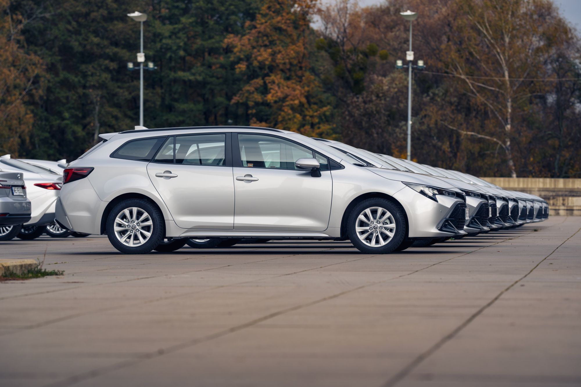 Coraz więcej klientów Toyoty wybiera abonament. KINTO One przekracza 61 tysięcy aut