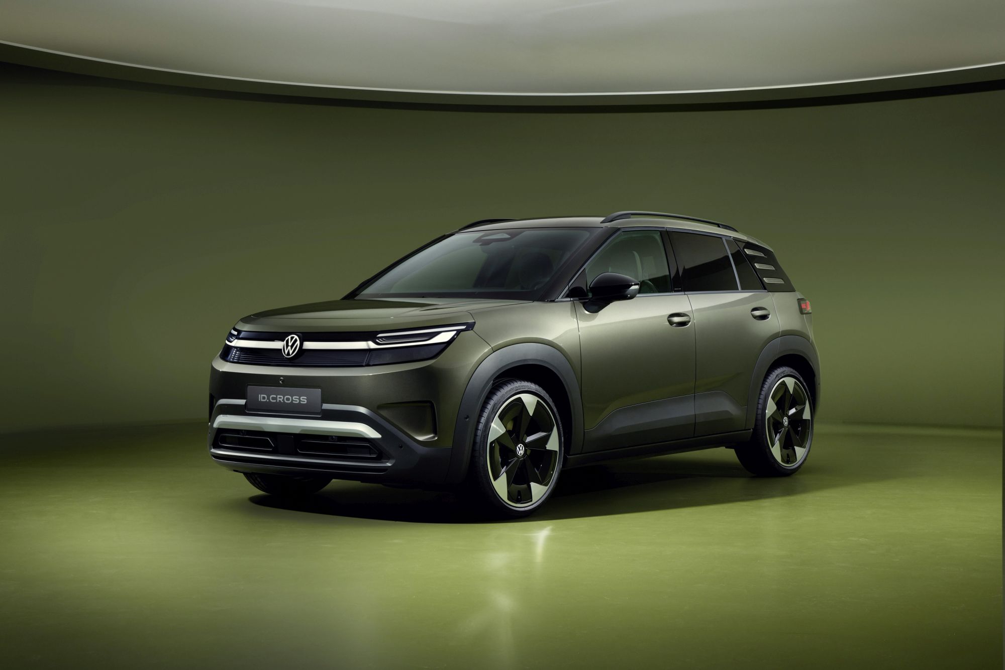 Nowy, tani elektryk od Volkswagena staje się faktem. Oto nowy ID. Cross [galeria]