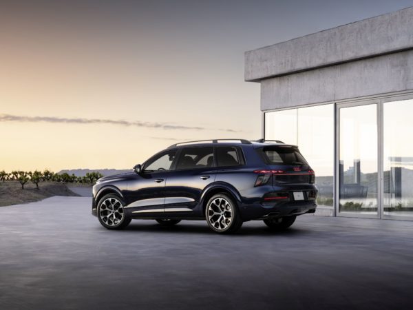Zdjęcie okładkowe do wpis Ile kosztuje największy SUV w&nbsp;historii marki? Audi Q9 debiutuje w&nbsp;polskich cennikach