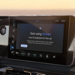 Zdjęcie okładkowe wpisu: Gemini zastępuje Asystenta Google w&nbsp;samochodach Renault. Aktualizacja openR link ruszyła