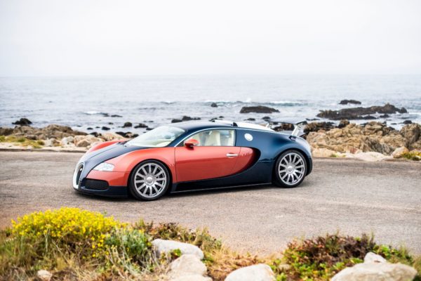 Zdjęcie okładkowe do wpis Bugatti po&nbsp;20 latach uwalnia Veyrona. Jak inżynieria materiałowa zdjęła gorset z&nbsp;legendy [galeria]