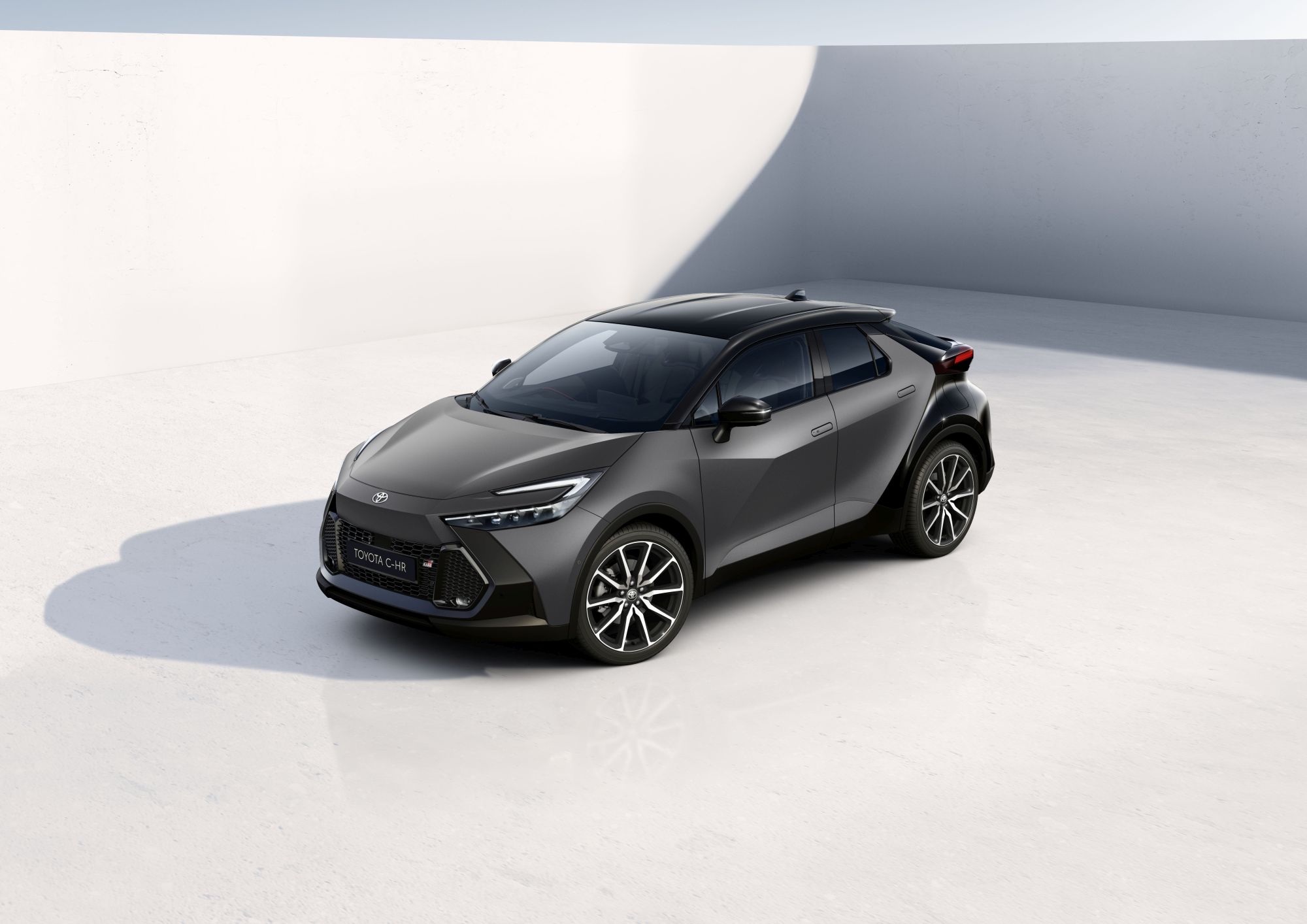 Matowy lakier przestaje być towarem luksusowym. Toyota C-HR (2027) wjeżdża do salonów