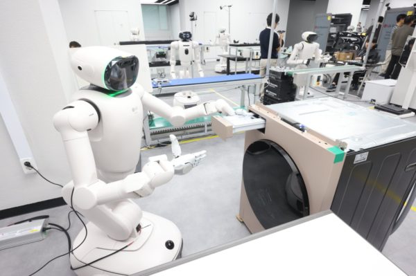 Zdjęcie okładkowe wpisu LG i Nvidia łączą siły w robotyce. 100 tysięcy godzin danych i cyfrowe bliźniaki w fabryce w Seulu
