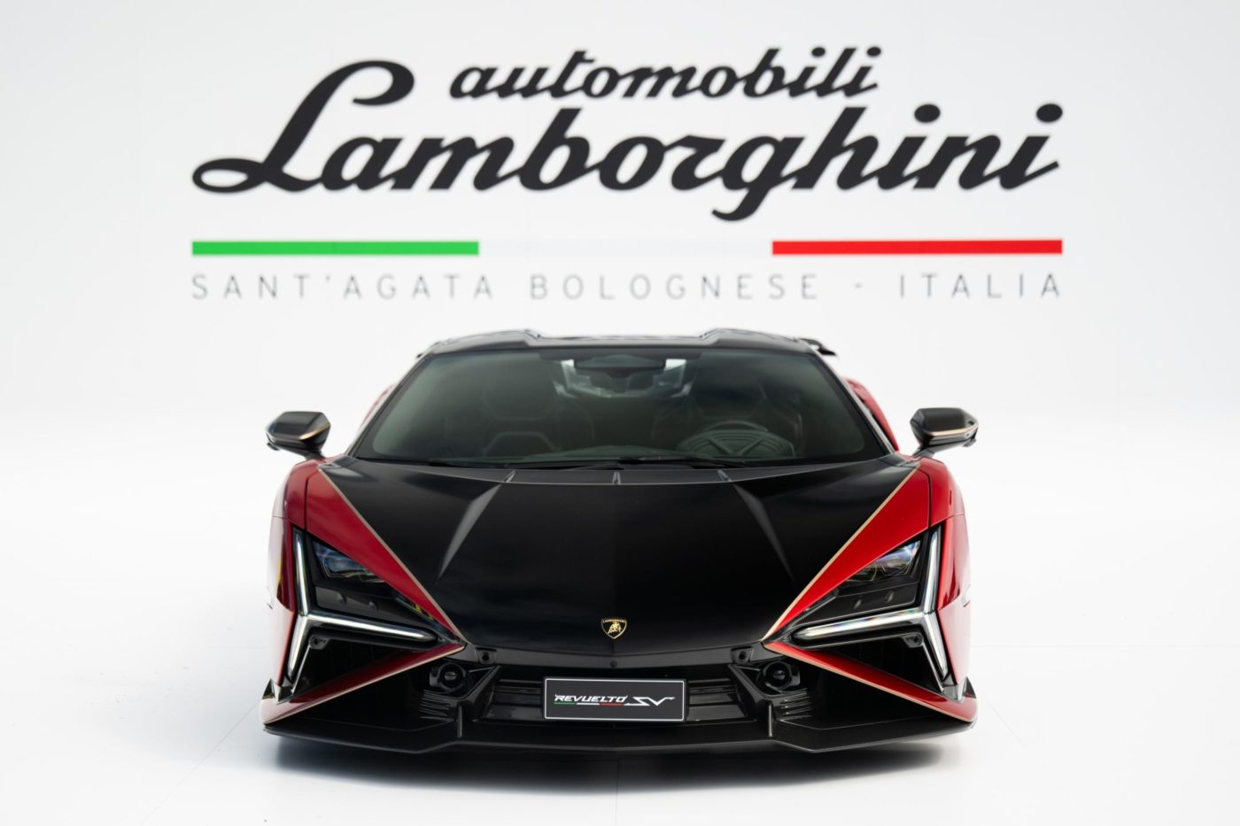 Lamborghini Revuelto SV