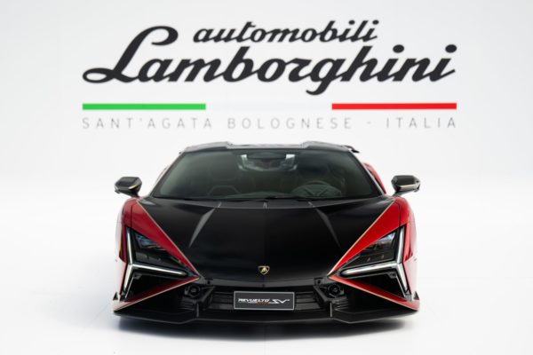 Lamborghini Revuelto SV