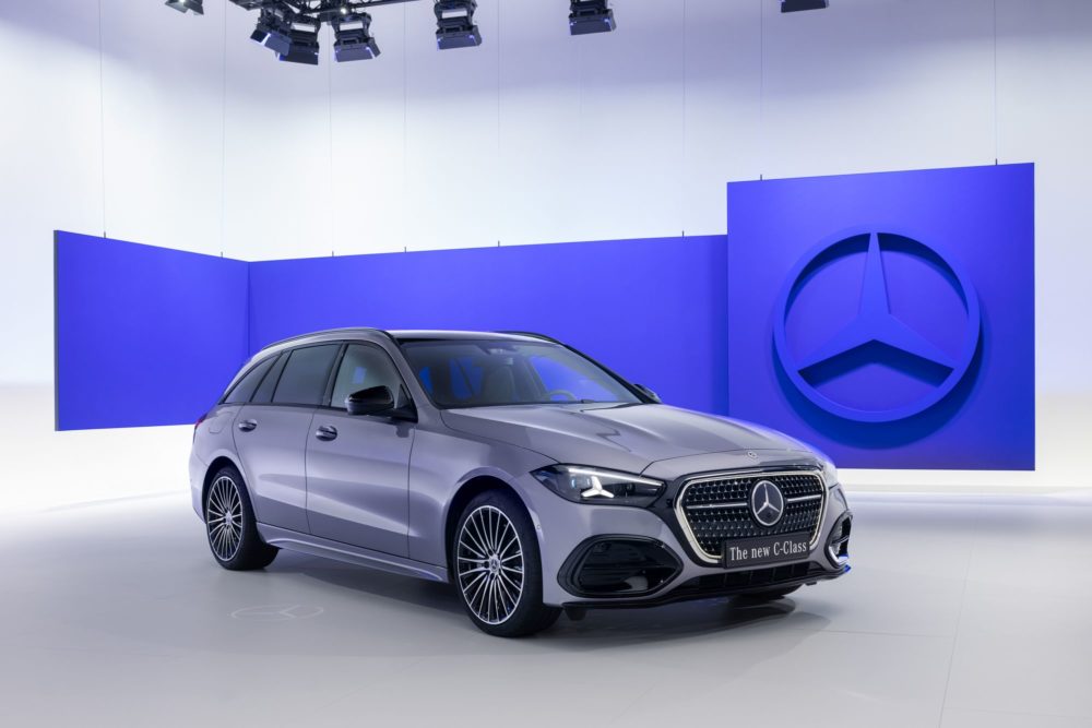 Zdjęcie okładkowe do wpis Nowy Mercedes-Benz Klasy C. Ceny w&nbsp;Polsce od&nbsp;199 900 zł, system MB.OS i&nbsp;zasięg hybryd do&nbsp;100 km [galeria]