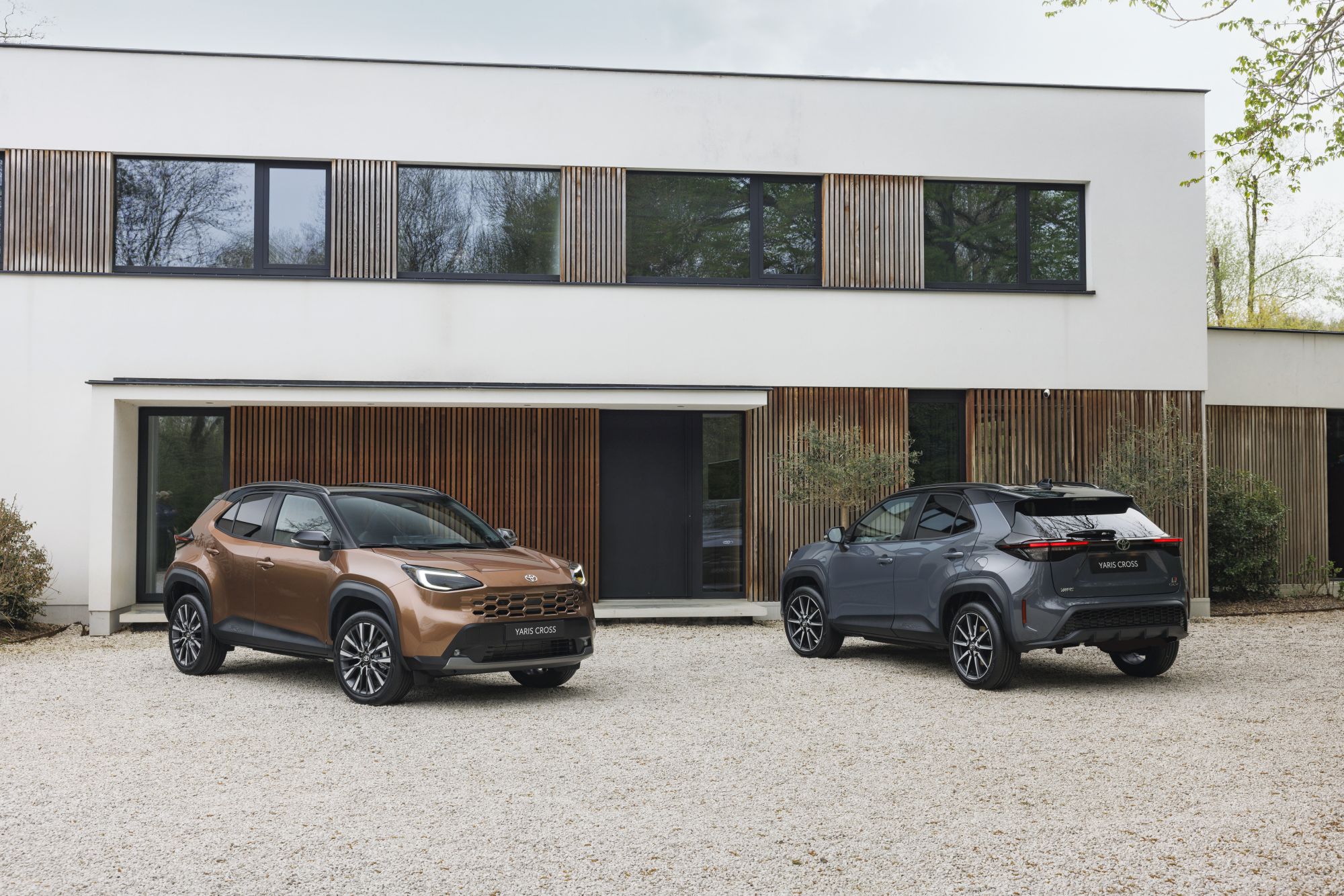 Odświeżona Toyota Yaris Cross z rabatami. Ceny od 105 300 zł i mocniejsza hybryda 130 KM