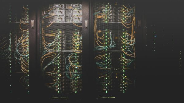 pływające centra danych (zdjęcie ilustracyjne, fot. Taylor Vick / Unsplash)