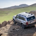 Zdjęcie okładkowe wpisu: Nowa Toyota Land Cruiser tanieje nawet o&nbsp;33 tys. zł. Sprytny zabieg z&nbsp;48V i&nbsp;kultowe światła w&nbsp;standardzie