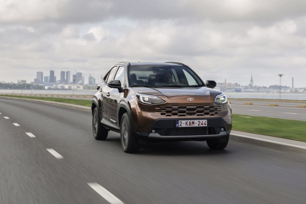 Zdjęcie okładkowe do wpis Odświeżona Toyota Yaris Cross wjeżdża do&nbsp;salonów. Co&nbsp;zmienił lifting w&nbsp;hicie polskiego rynku?