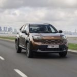 Zdjęcie okładkowe wpisu: Odświeżona Toyota Yaris Cross wjeżdża do&nbsp;salonów. Co&nbsp;zmienił lifting w&nbsp;hicie polskiego rynku?