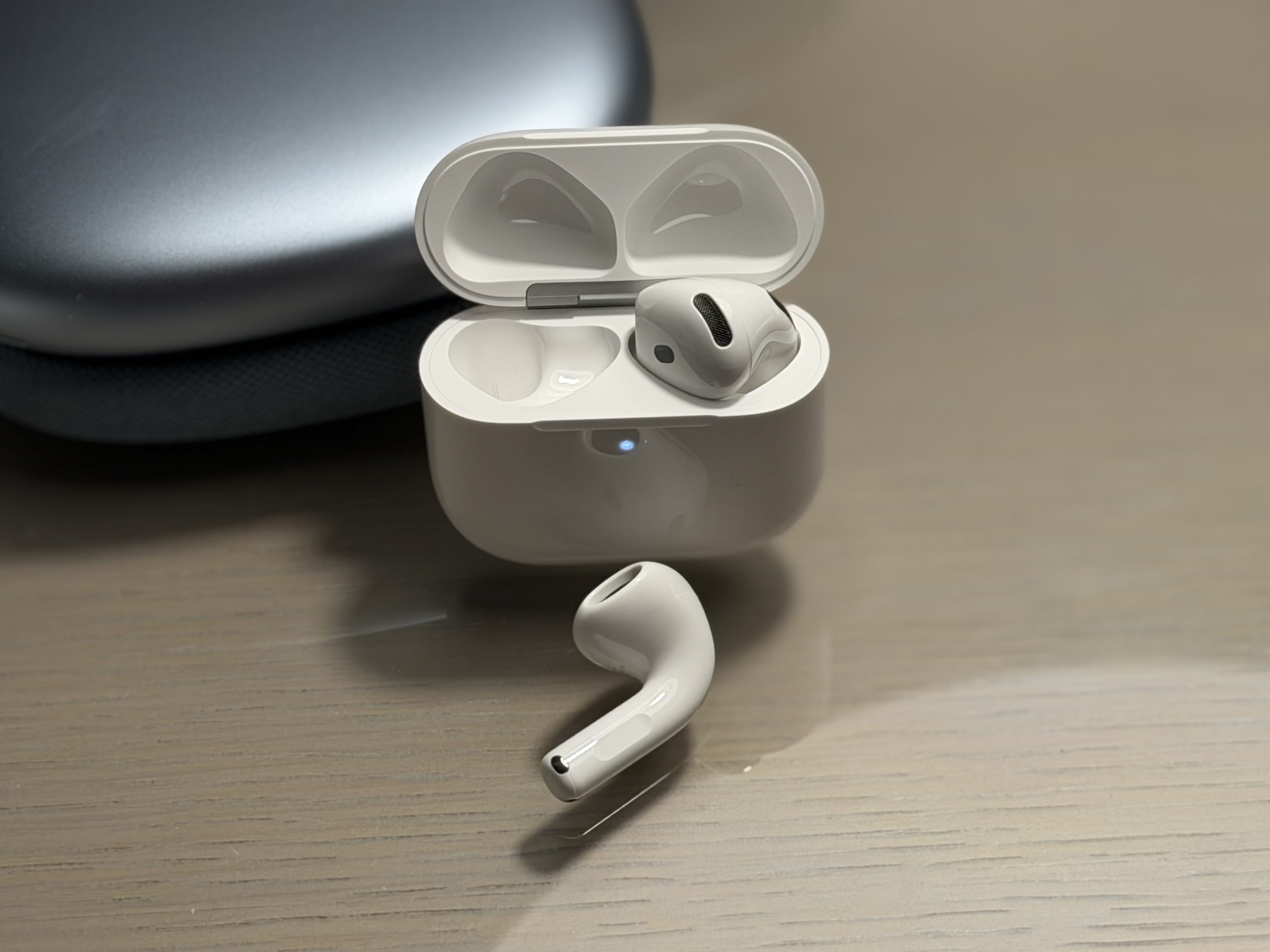 Kolejna beta firmware dla słuchawek AirPods