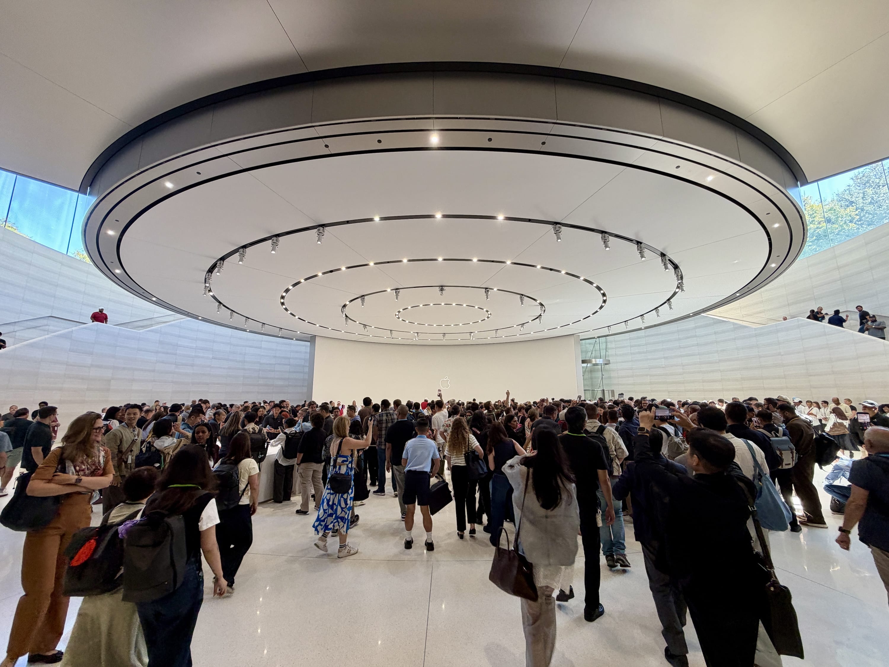 Apple zaczęło nowy rozdział. I zrobiło to bardzo po swojemu – moje pierwsze wrażenia