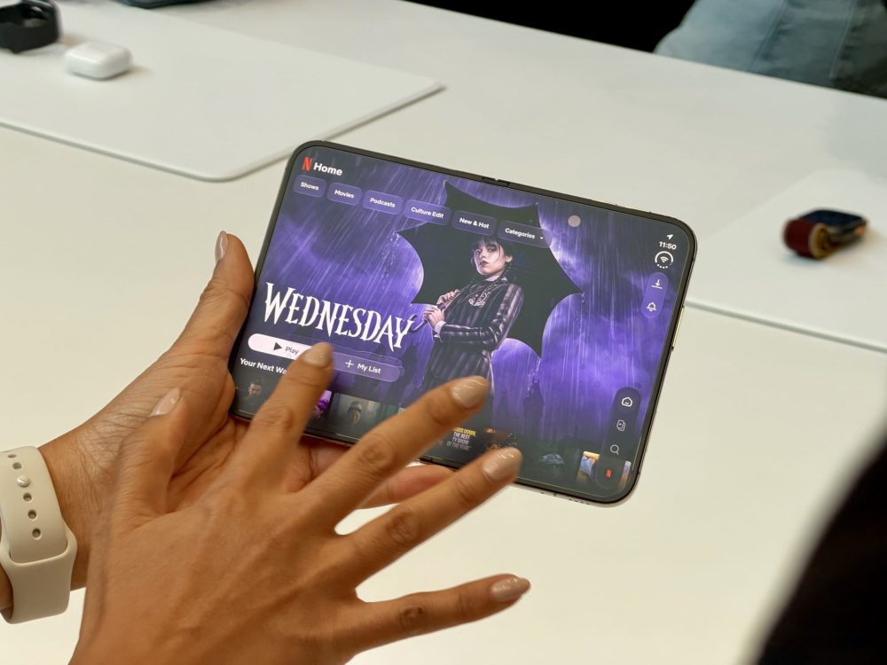 Zdjęcie okładkowe do wpis Apple z&nbsp;27% udziałem w&nbsp;rynku paneli składanych smartfonów