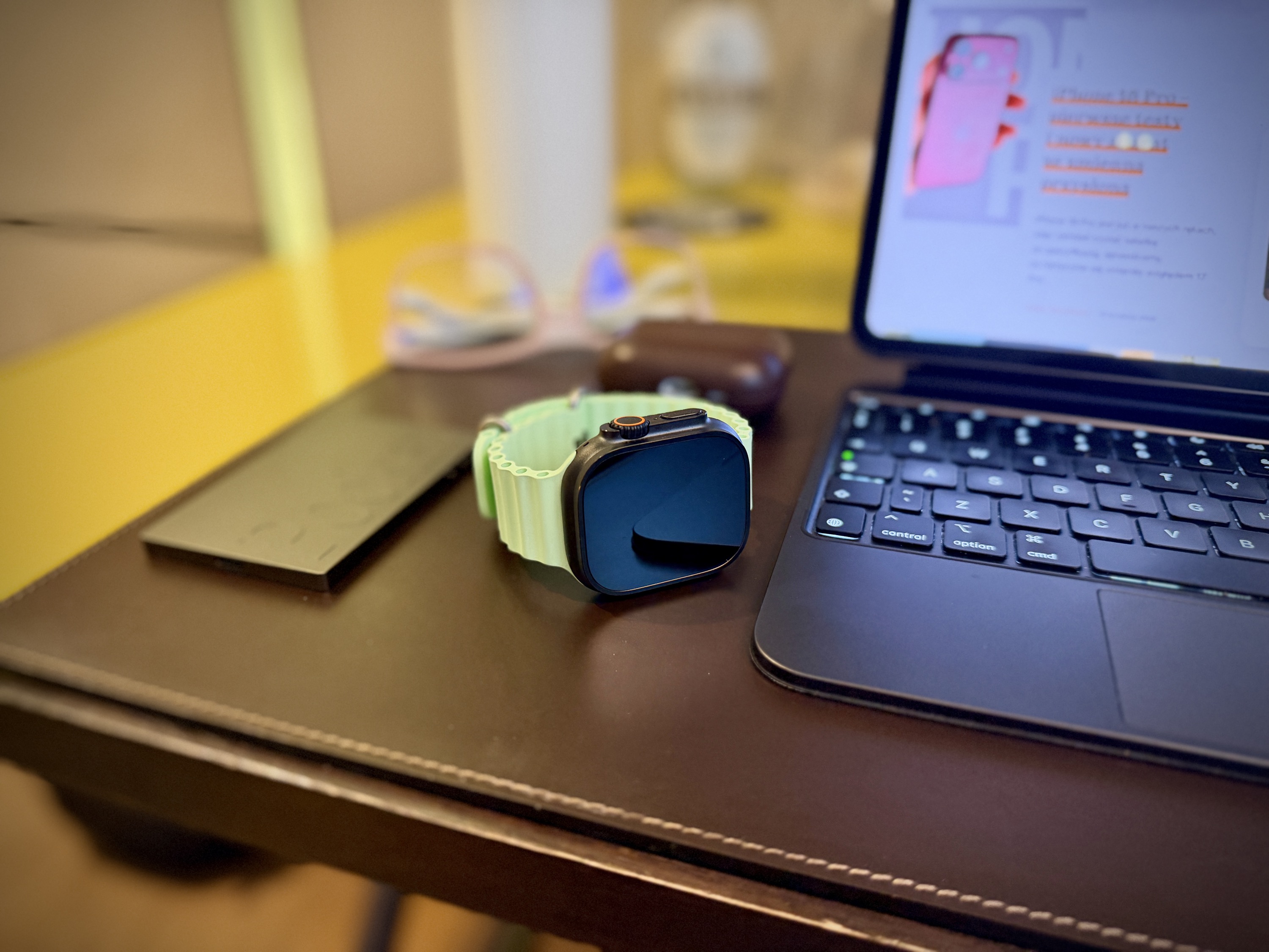 Zdjęcie okładkowe wpisu Apple Watch Ultra 4 – najważniejsze dzieje się pod&nbsp;kopertą