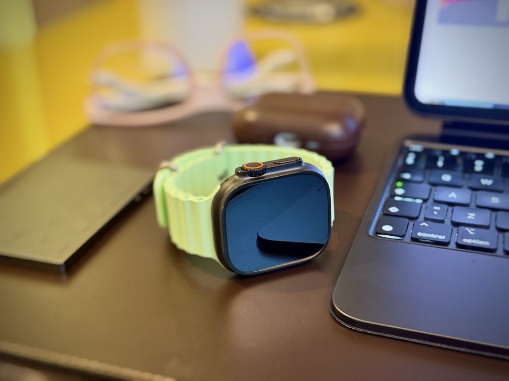 Zdjęcie okładkowe do wpis watchOS 27.0.1 już dostępny. Apple łata błąd restartujących się zegarków